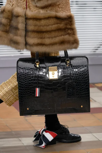 Look 242